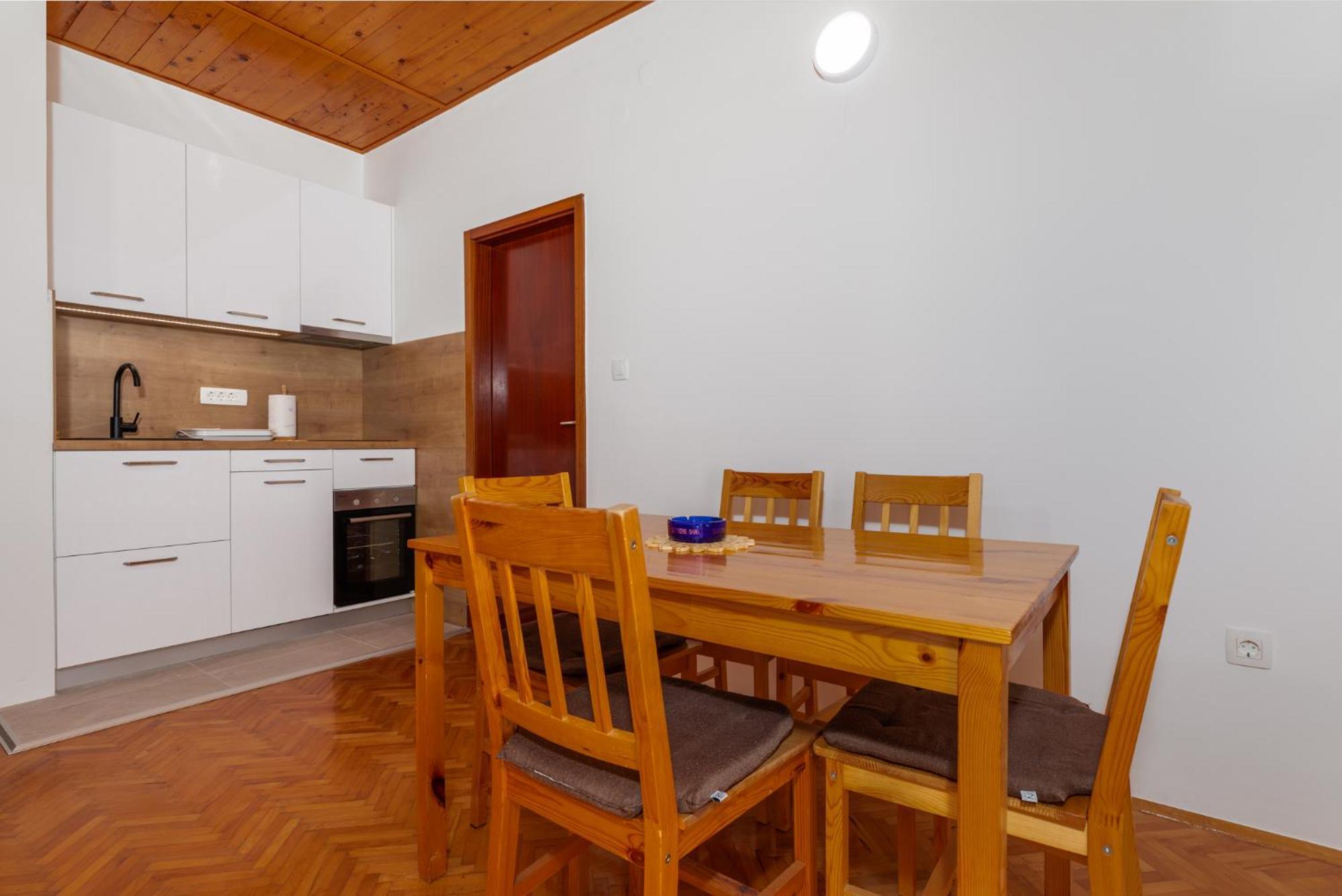 Apartments And Rooms Spiro Мимице Екстериор снимка
