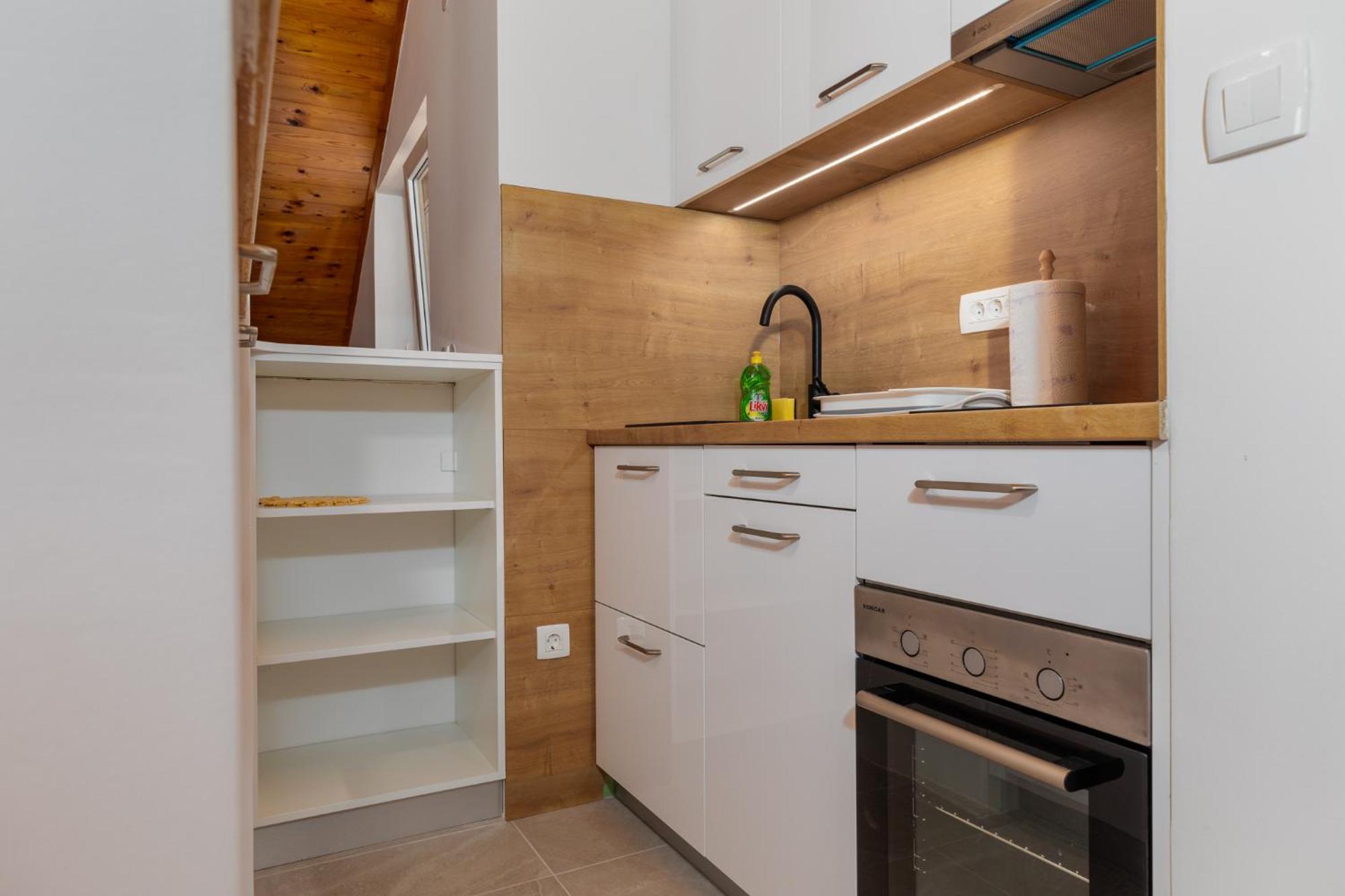 Apartments And Rooms Spiro Мимице Екстериор снимка