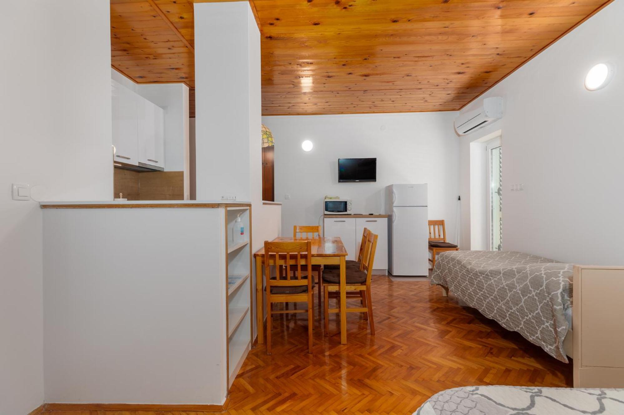 Apartments And Rooms Spiro Мимице Екстериор снимка