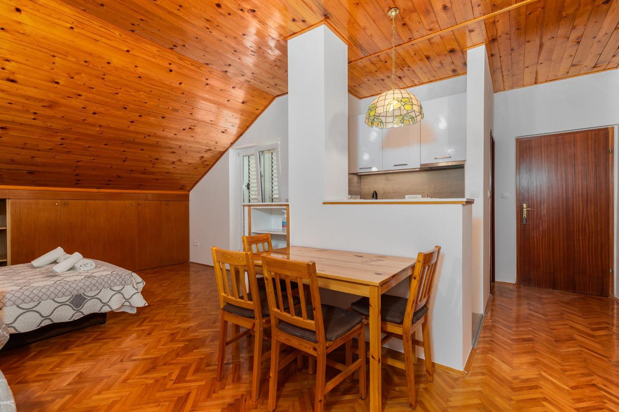 Apartments And Rooms Spiro Мимице Екстериор снимка